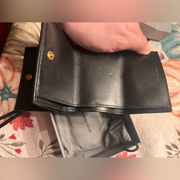 Balenciaga NEW New Black Neo Classic Mini Wallet w/ dustbag and box - Picture 2 of 4